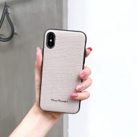 Kryt s umělou krokodýlí kůží na iPhone XR - Krémová